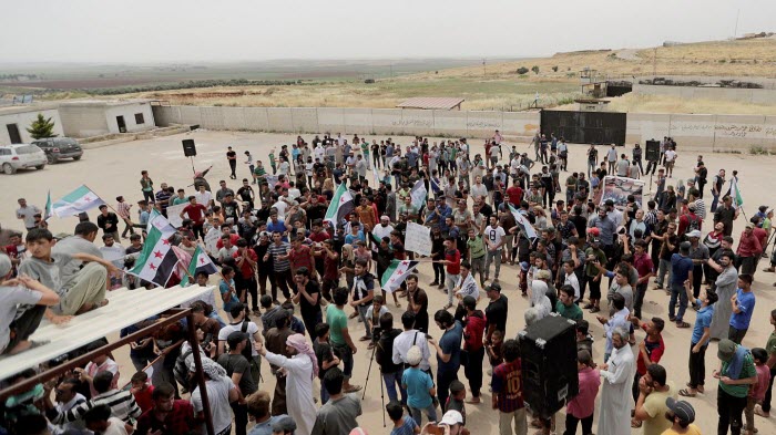 الأمم المتحدة تحذر من فرار مليوني سوري إلى تركيا 